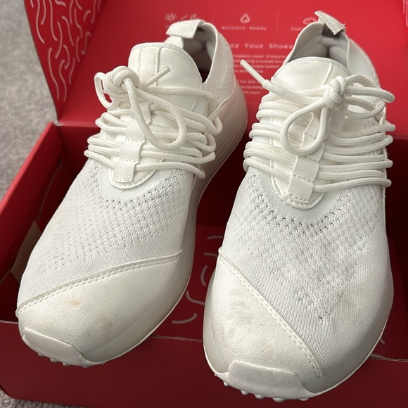 Lane Eight White Trainer - Picture 2 of 9